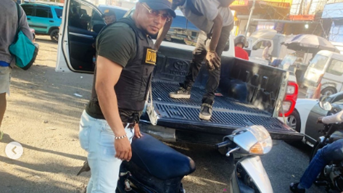 Apresan en Capotillo joven robo motocicleta