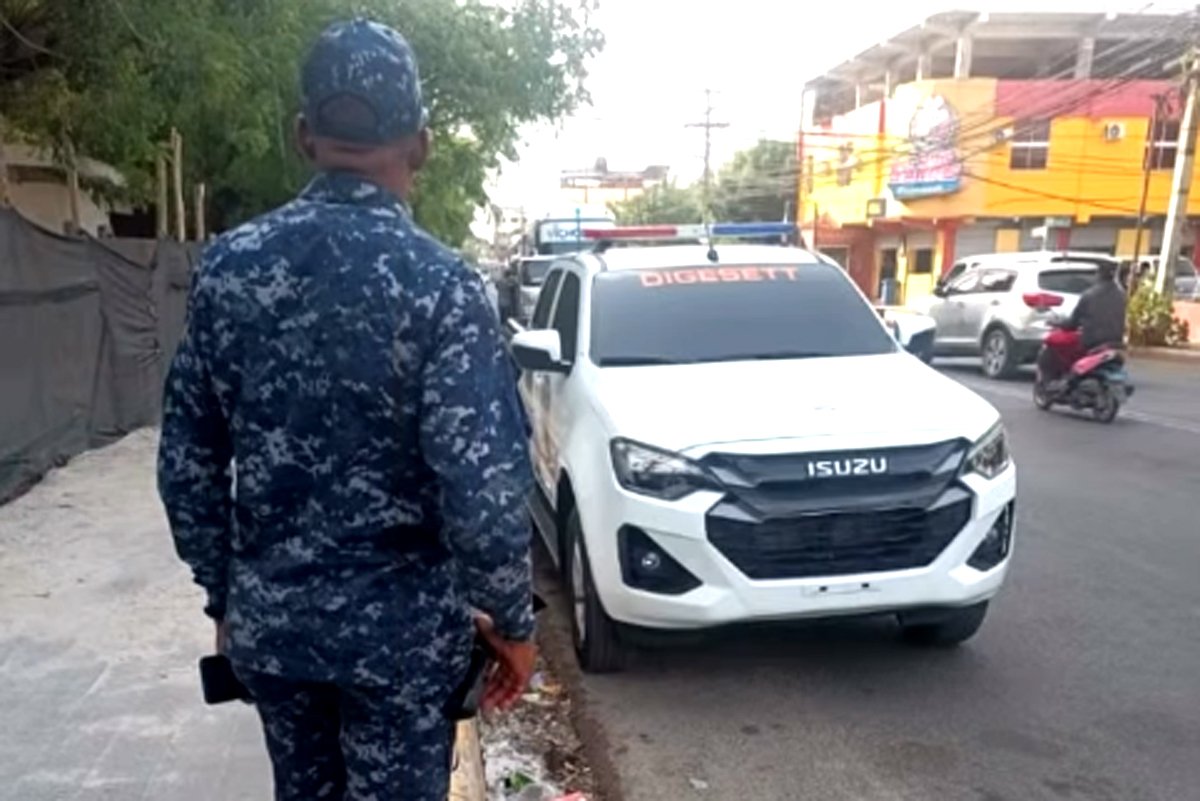 Policía Nacional y  la Dirección General de Seguridad de Tránsito y Transporte Terrestre